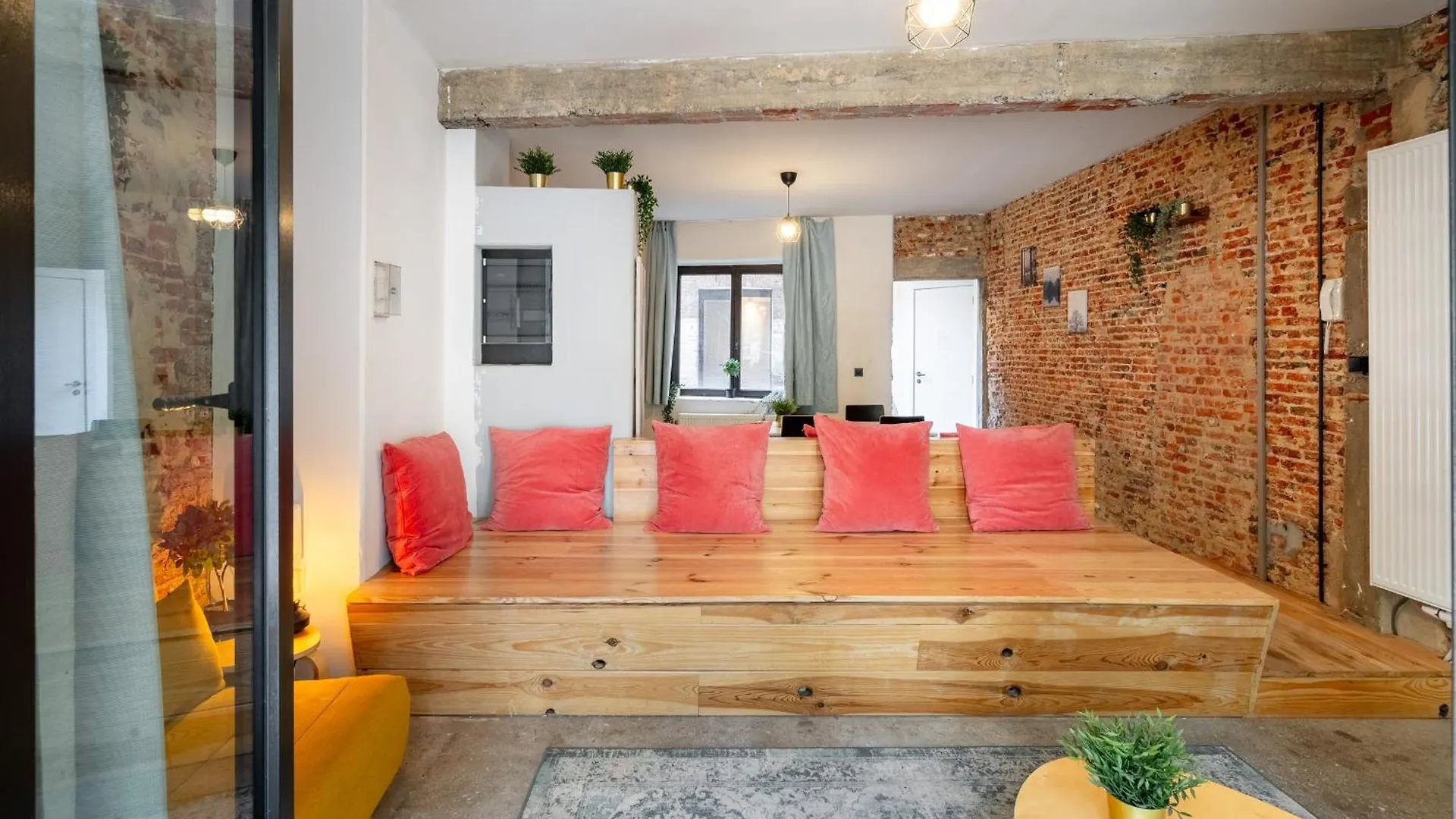 The Industrial Lodge Anvers